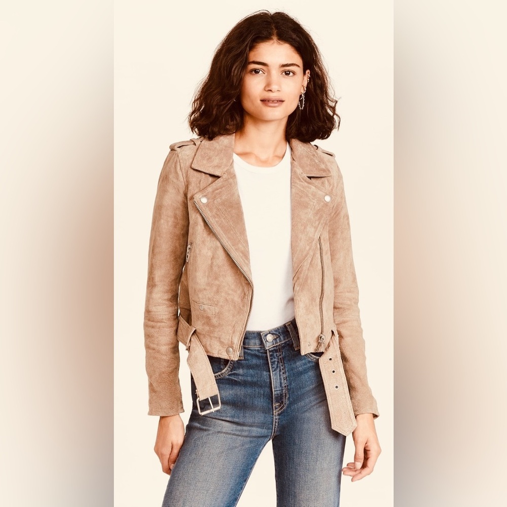 BLANK NYC greige Suede Moto Jacket Cropped
Belted Zip Front